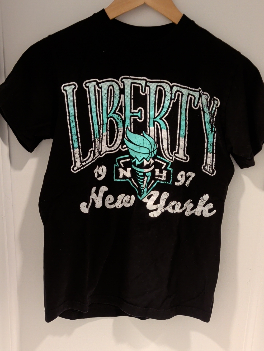 STARTER Black Tee with Teal and White Liberty New York Graphic